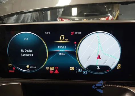 2021 Mercedes-Benz Glb 250 4Matic z USA, uszkodzony, nr VIN W1N4M4HB9MW101276